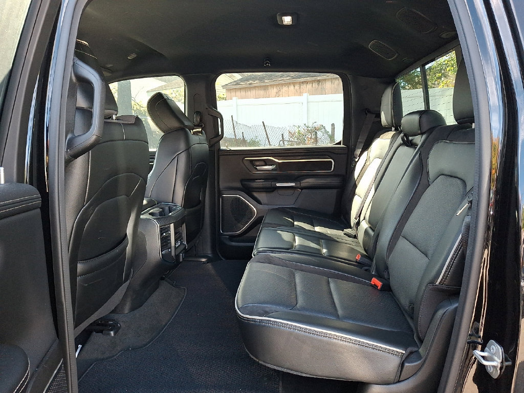 Used 2024 RAM 1500 Laramie AWD/4WD image 11