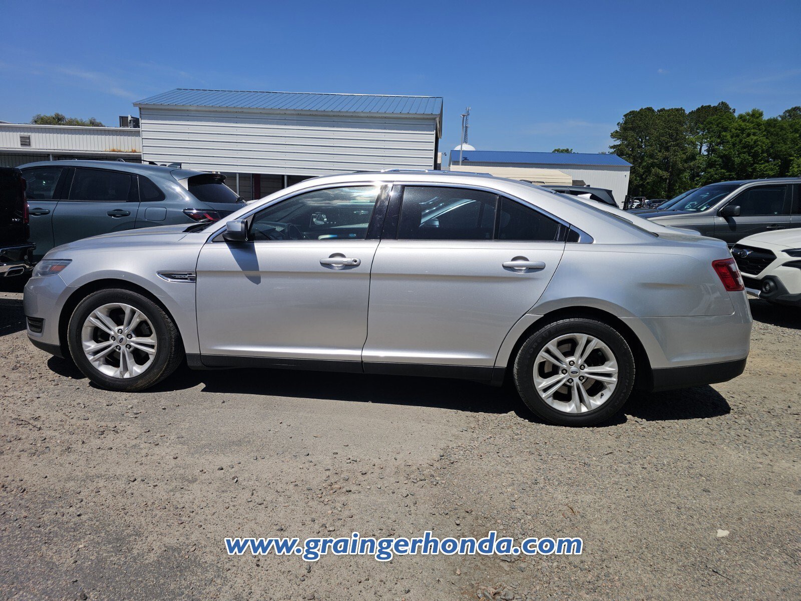 Used 2016 Ford Taurus SEL w/ Equipment Group 201A image 10