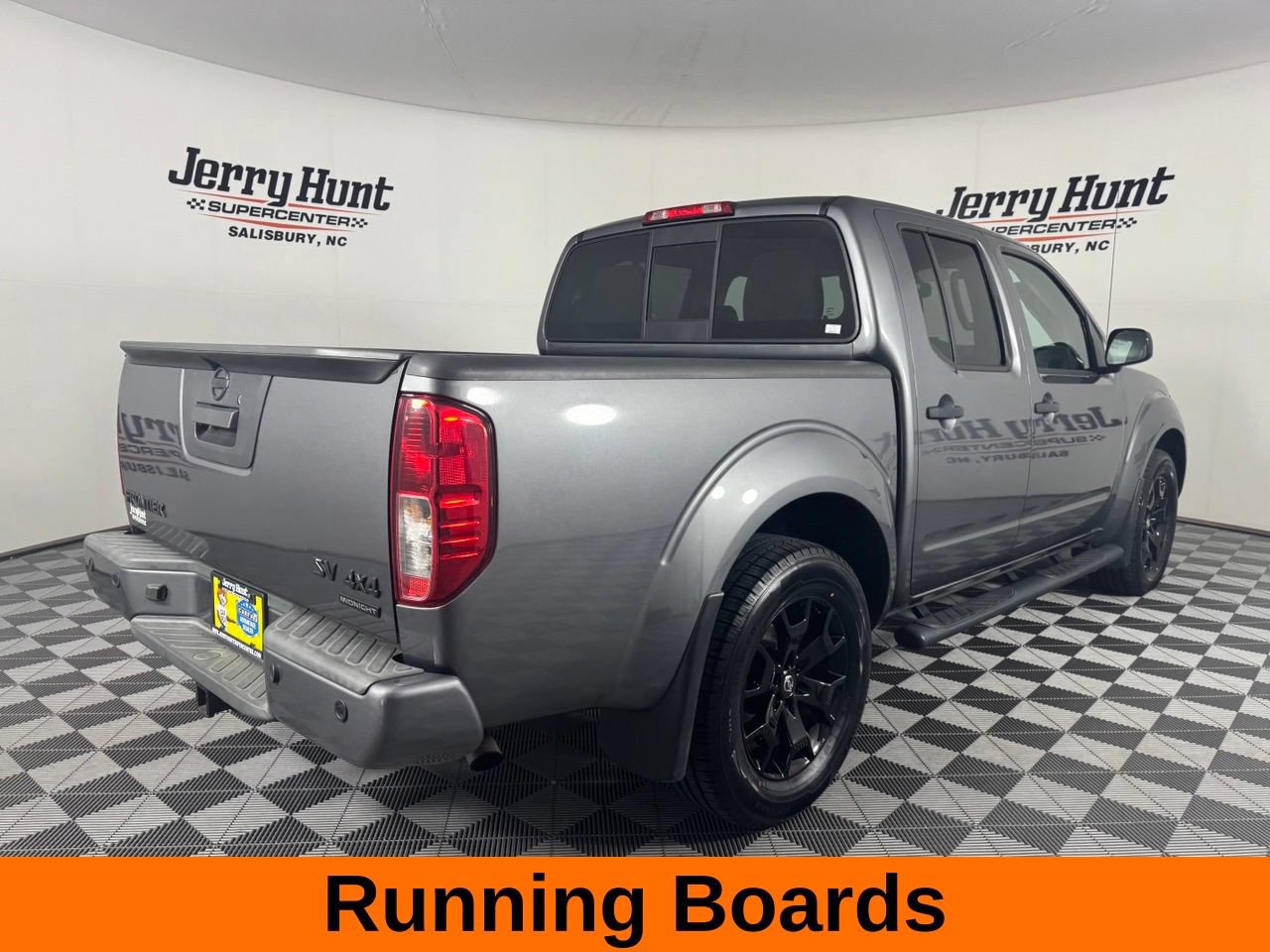 Used 2021 Nissan Frontier SV w/ Midnight Edition Floor Mats AWD/4WD image 7