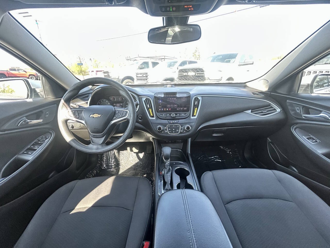 Used 2022 Chevrolet Malibu LT FWD image 21