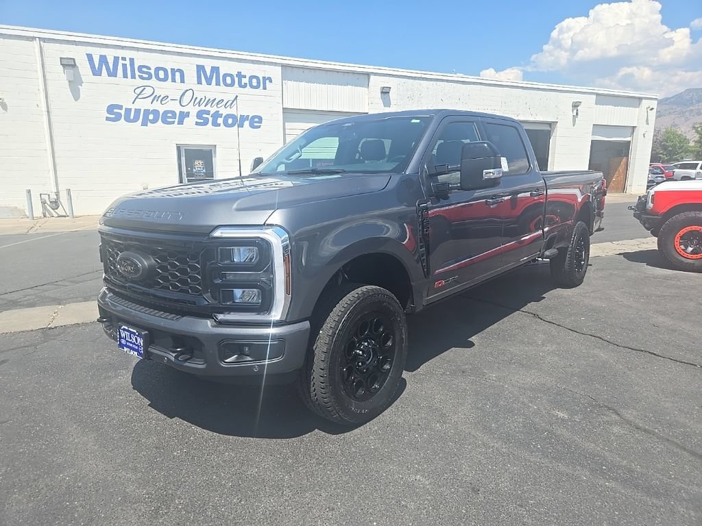 Used 2026 Ford F350 Lariat w/ Black Appearance Package