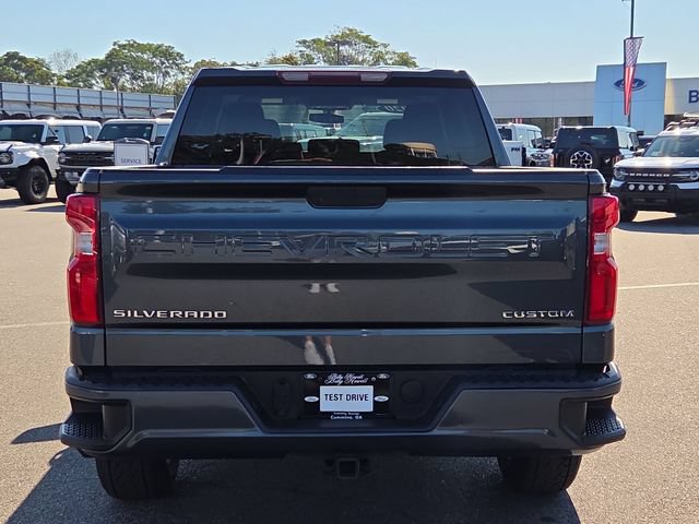 Used 2020 Chevrolet Silverado 1500 Custom w/ Custom Value Package AWD/4WD image 4