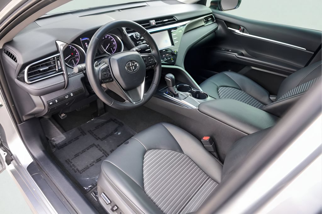 Used 2020 Toyota Camry SE FWD image 13