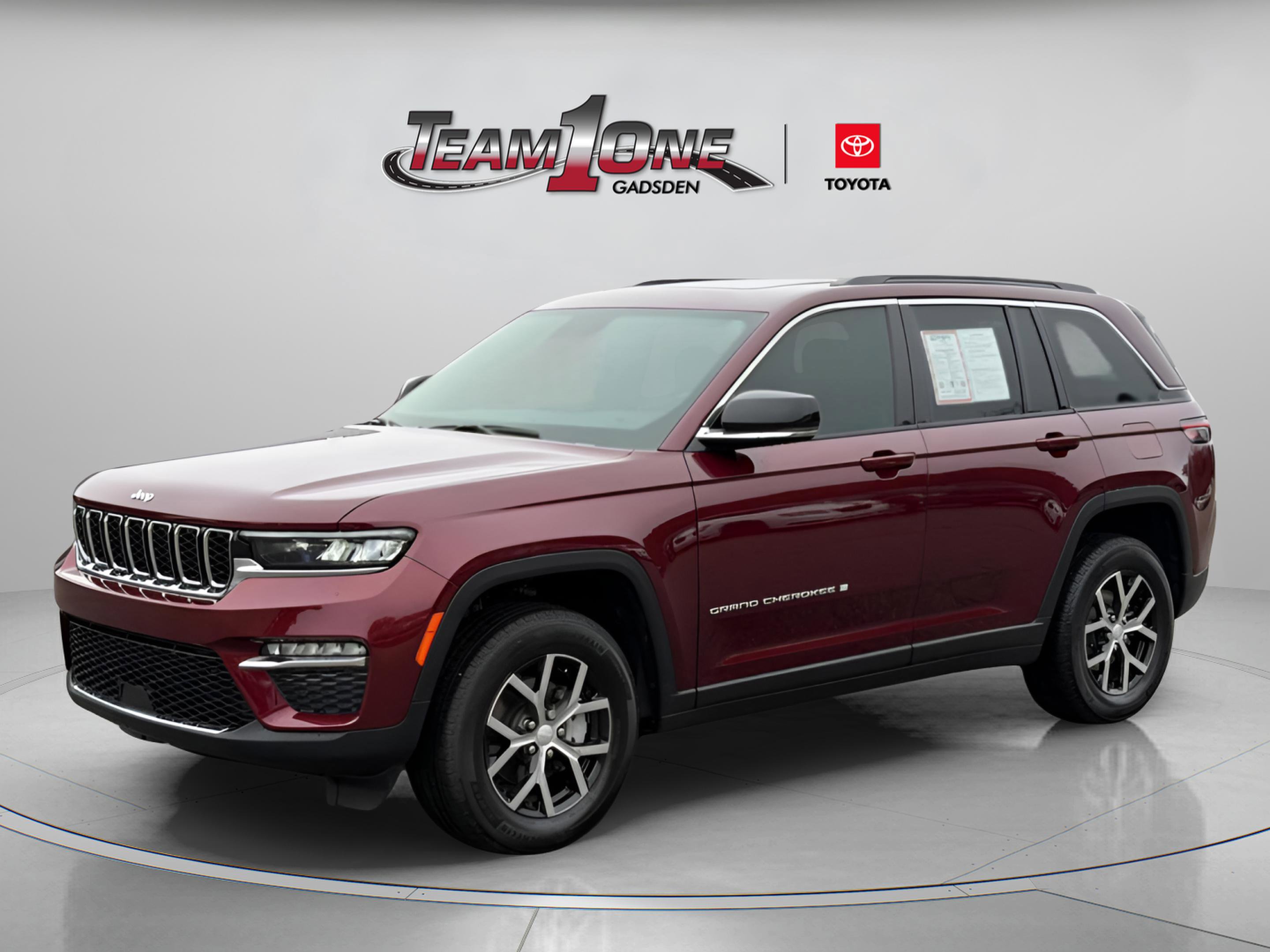 Used 2025 Jeep Grand Cherokee Limited w/ Trailer Tow Package image 14