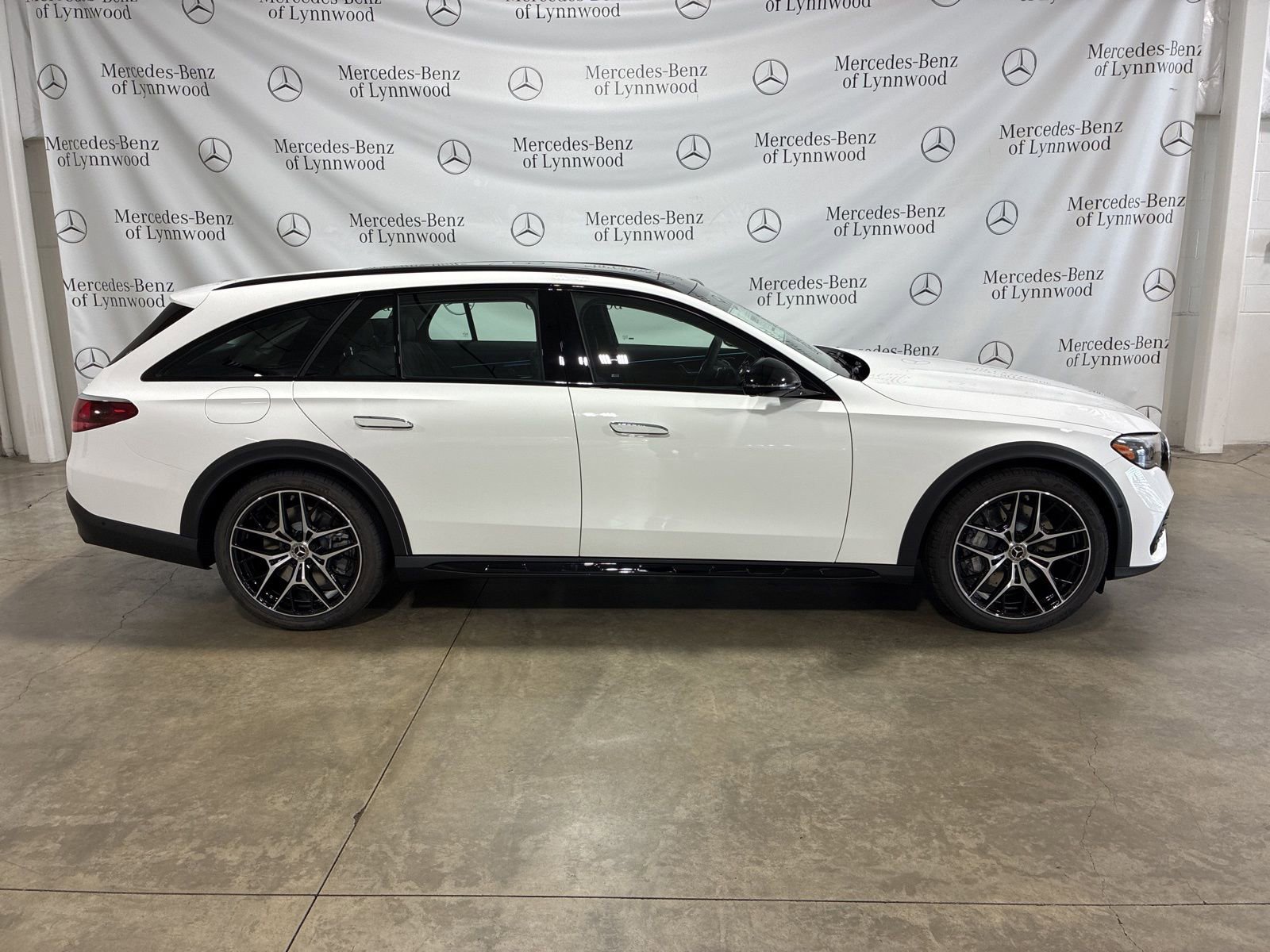 New 2026 Mercedes-Benz E 450 4MATIC All-Terrain Wagon image 3