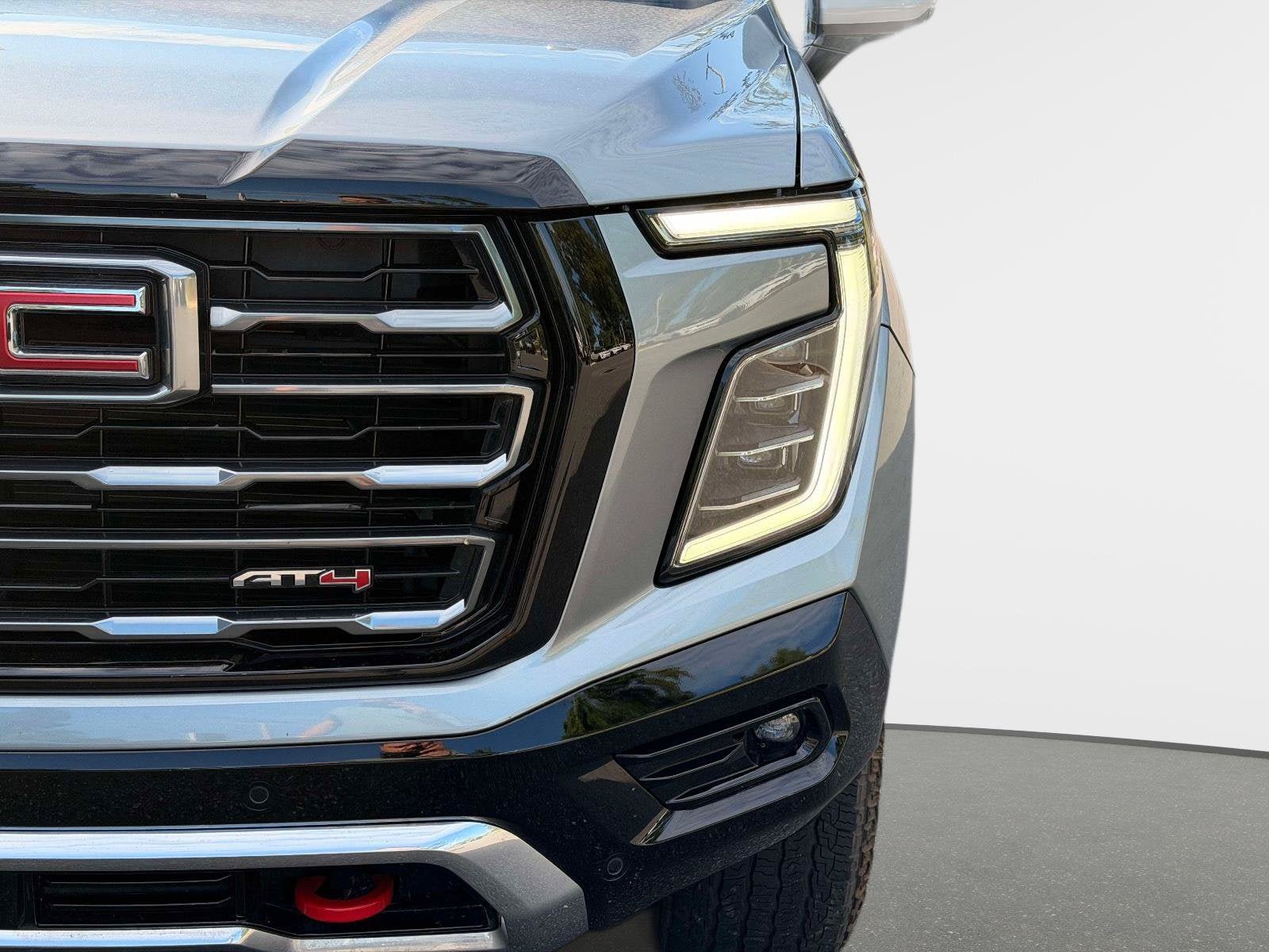 Used 2025 GMC Yukon AT4 w/ AT4 Premium Plus Package AWD/4WD image 10