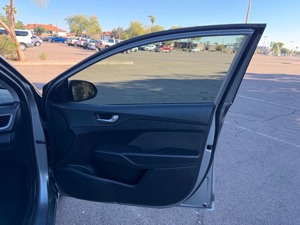 Used 2021 Hyundai Accent SE image 17