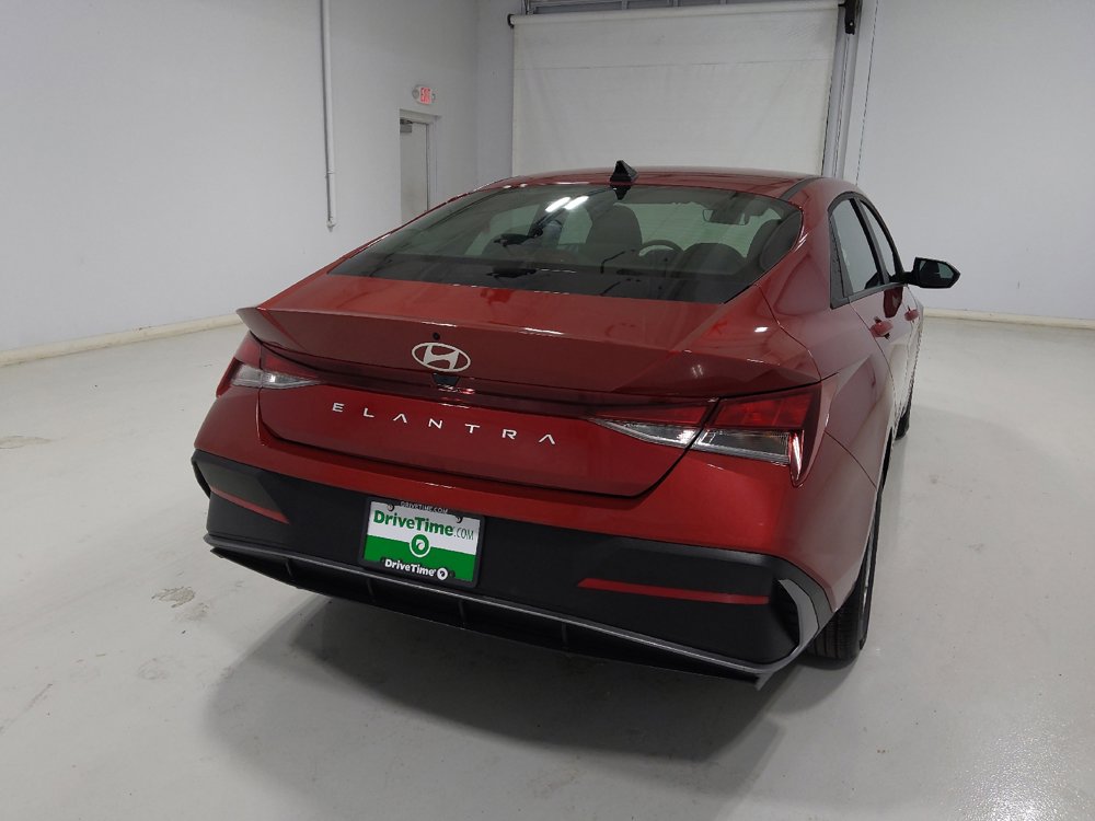 Used 2025 Hyundai Elantra SE FWD image 7