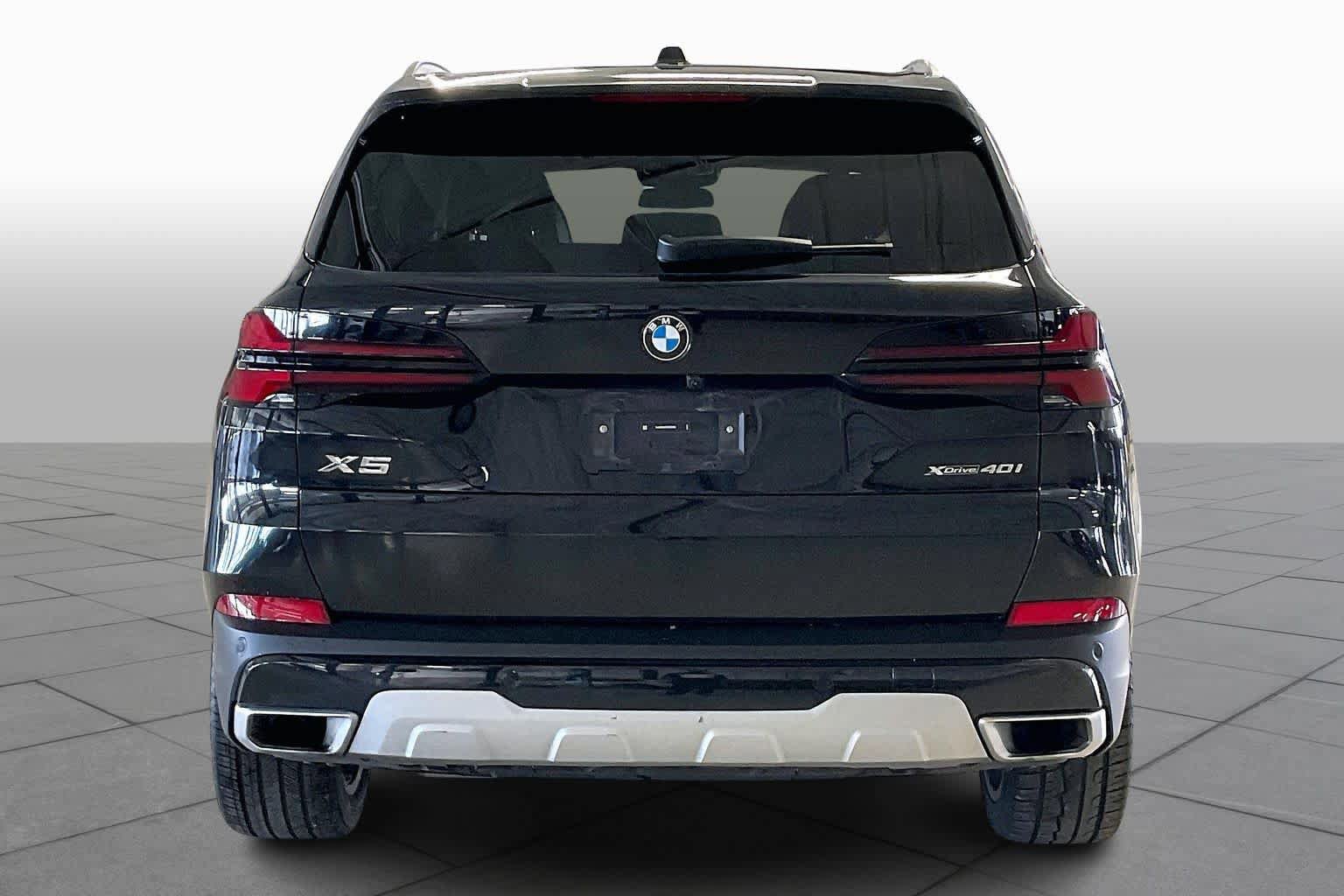 Used 2025 BMW X5 xDrive40i AWD/4WD image 4