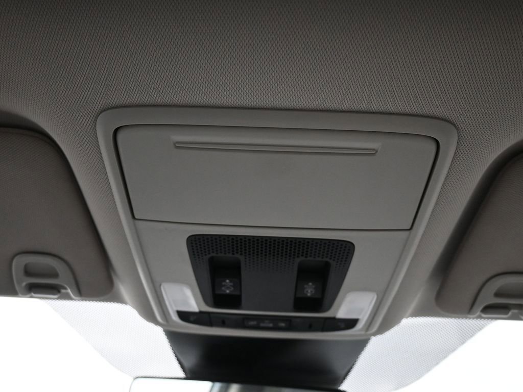 Certified 2023 Honda Pilot Touring image 17