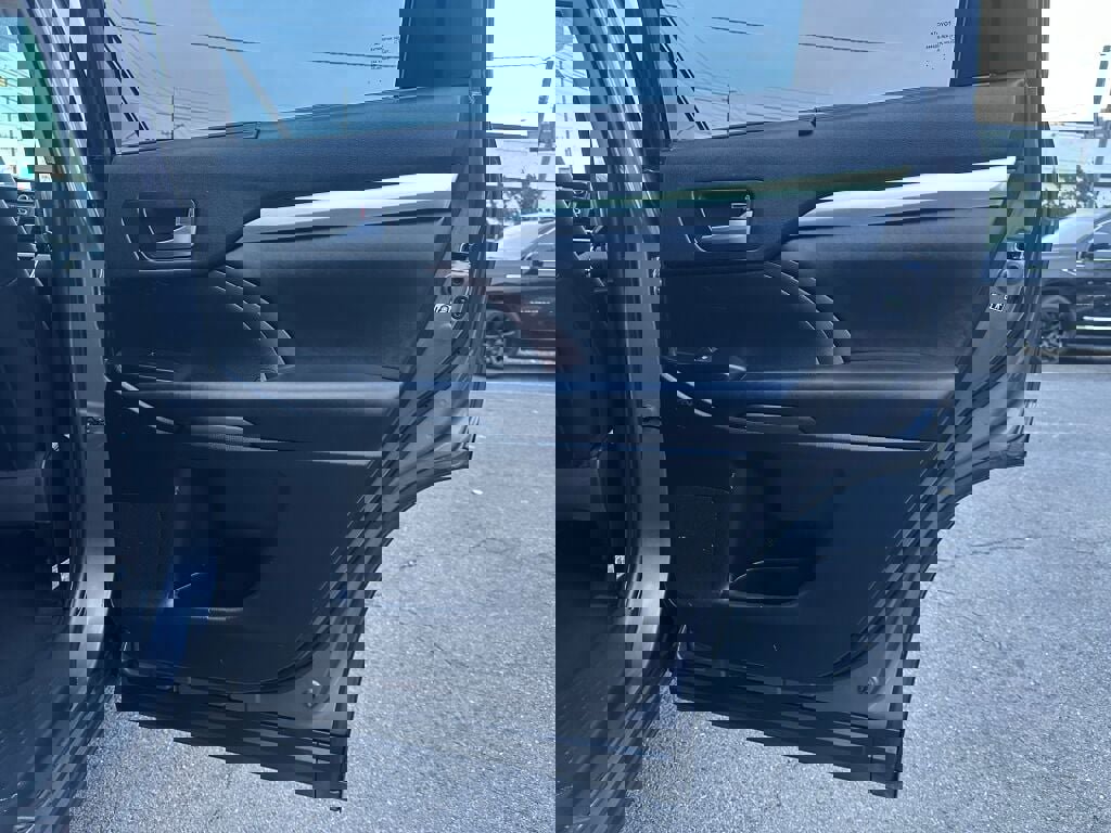 Used 2019 Toyota Highlander XLE image 28