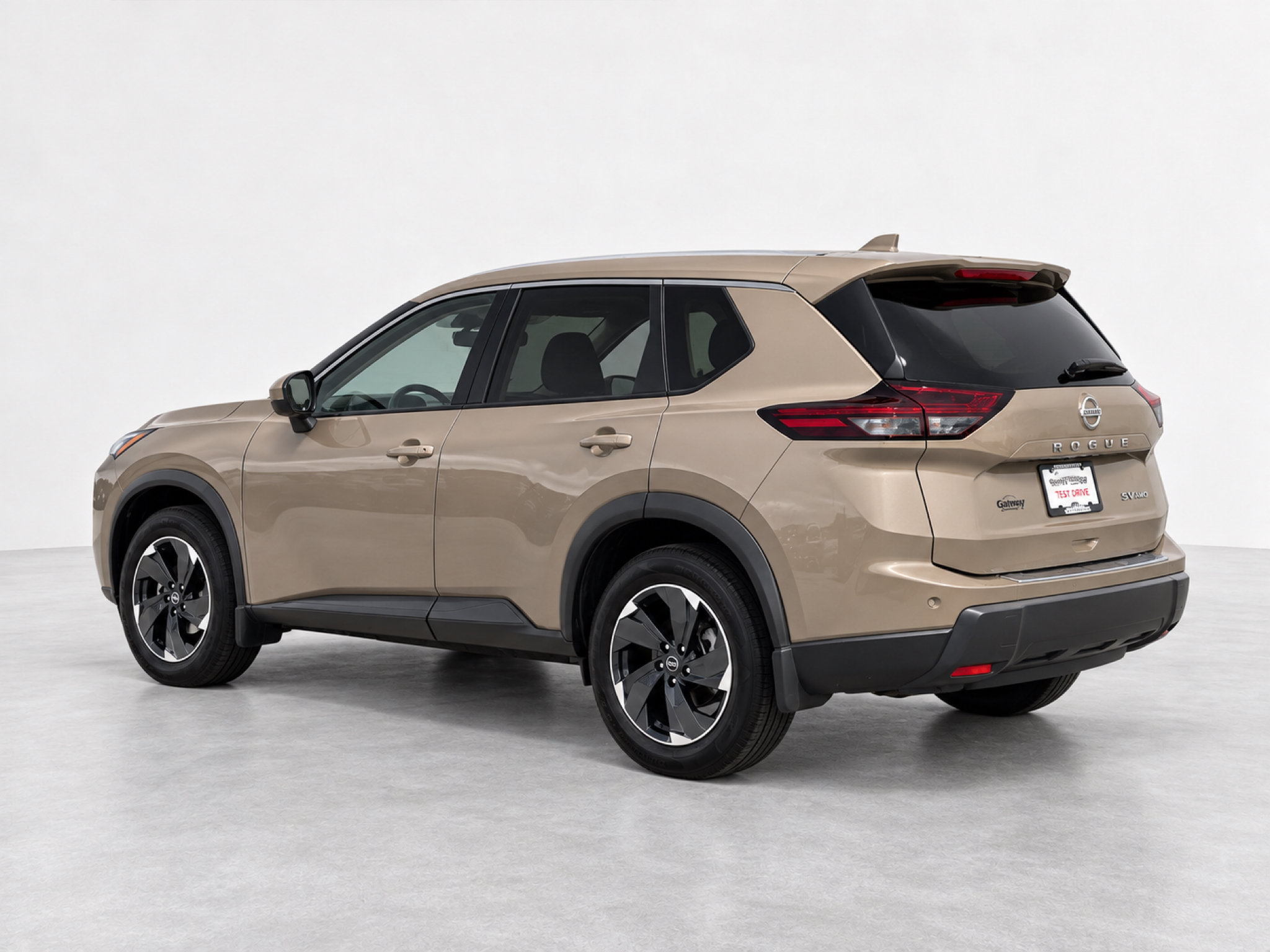 Used 2024 Nissan Rogue SV AWD/4WD image 2