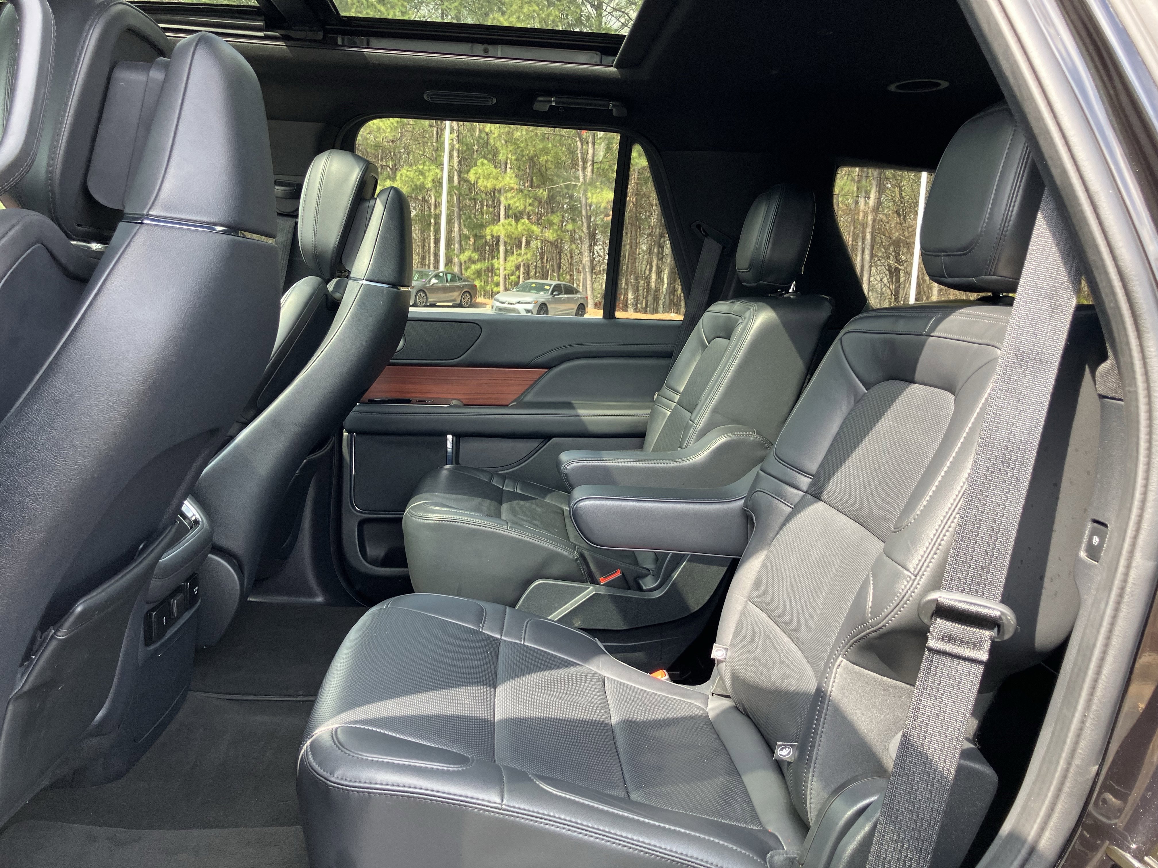 Used 2024 Lincoln Navigator Reserve image 35