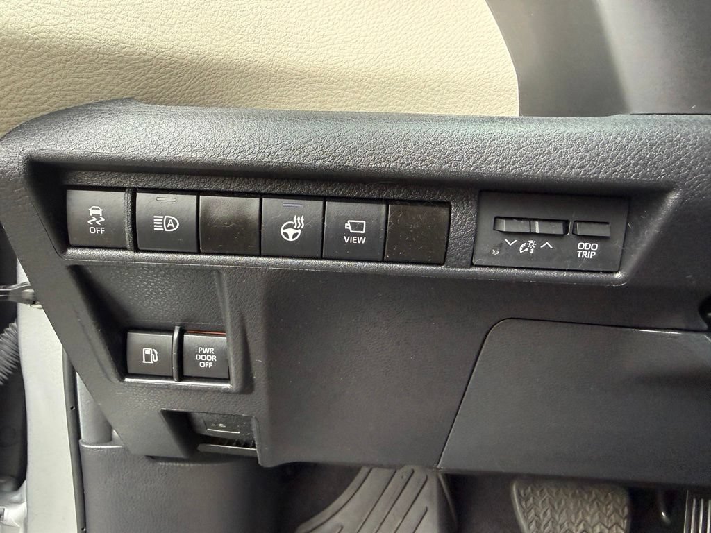 Used 2024 Toyota Sienna Platinum AWD/4WD image 23