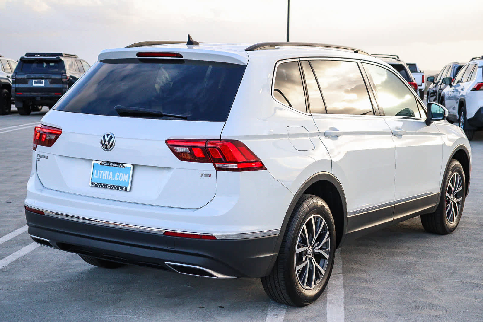 Used 2018 Volkswagen Tiguan SE image 6