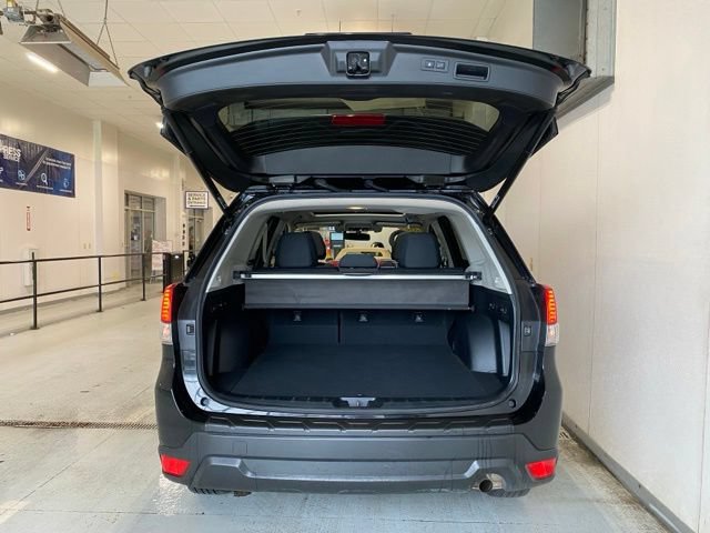 Used 2020 Subaru Forester Premium AWD/4WD image 7