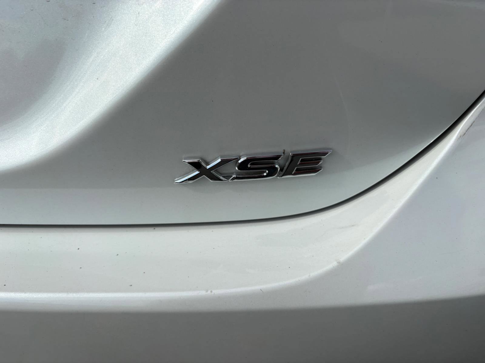 Used 2019 Toyota Camry XSE image 9