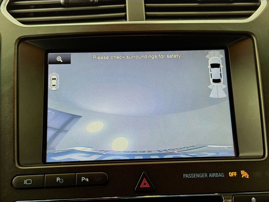 Used 2016 Ford Explorer Platinum image 16