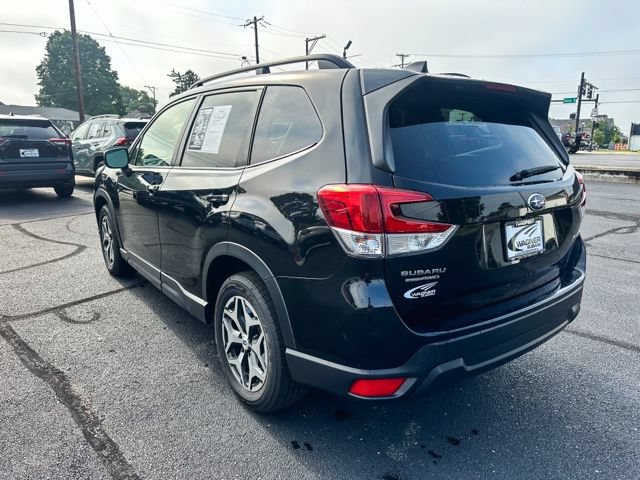 Used 2020 Subaru Forester Premium AWD/4WD image 6