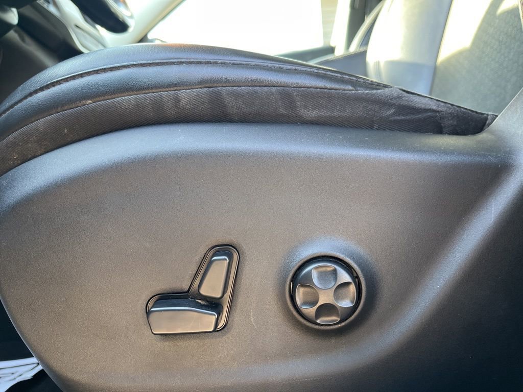 Used 2021 Jeep Cherokee Latitude Plus image 12