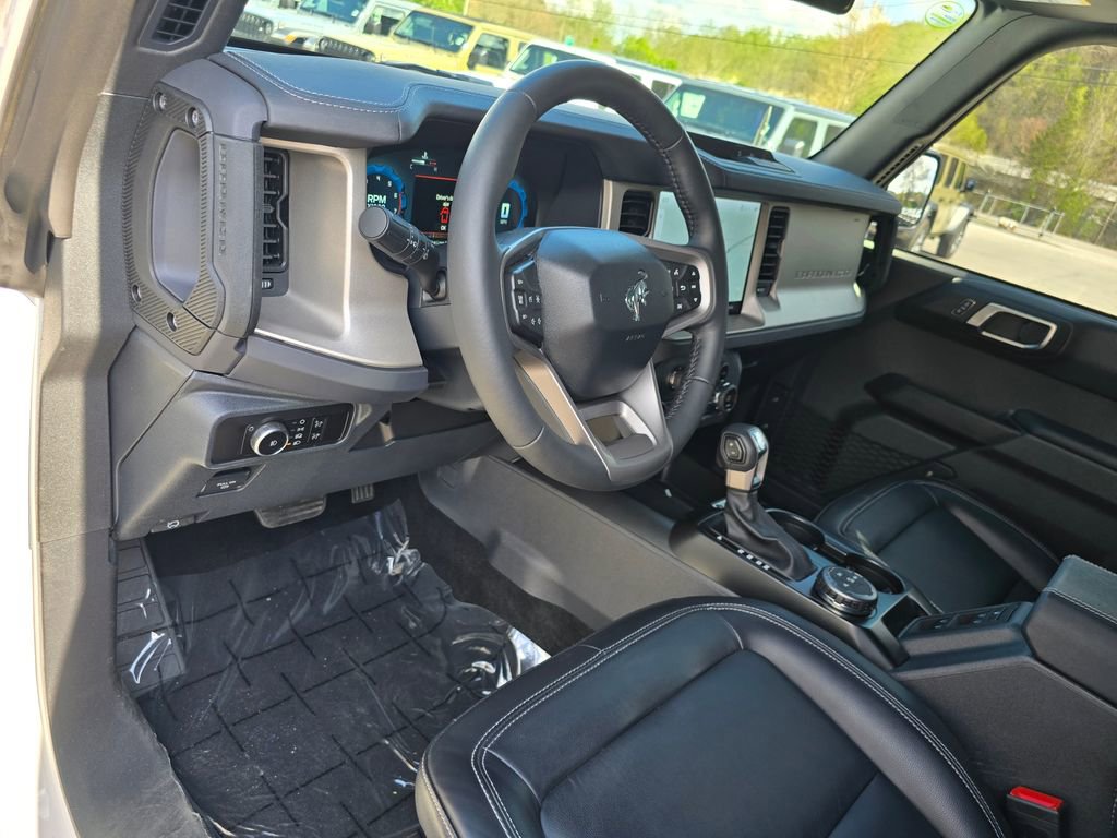 Used 2025 Ford Bronco Outer Banks image 24