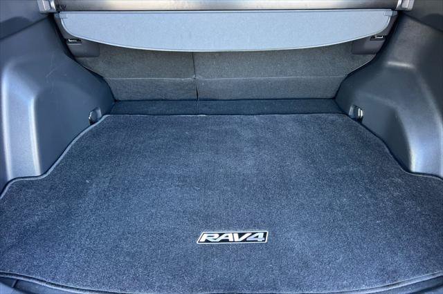 Certified 2020 Toyota RAV4 LE w/ Carpet Mat Package AWD/4WD image 16