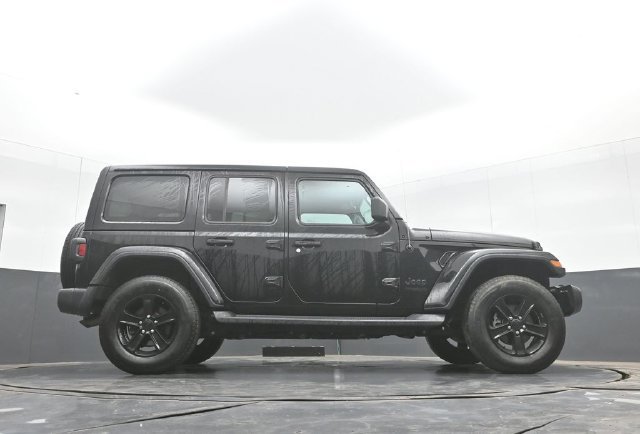 Used 2020 Jeep Wrangler Unlimited Sahara AWD/4WD image 35