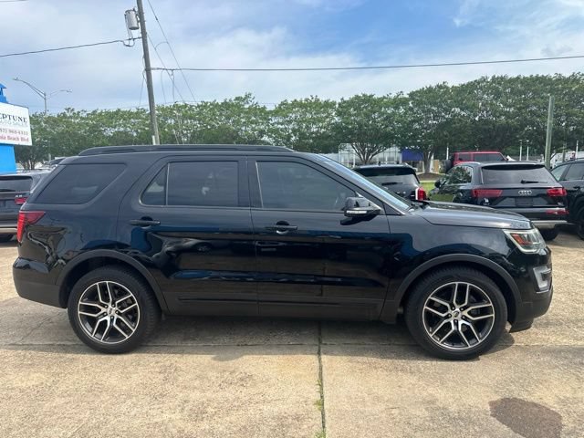 Used 2017 Ford Explorer Sport w/ Equipment Group 401A AWD/4WD image 4