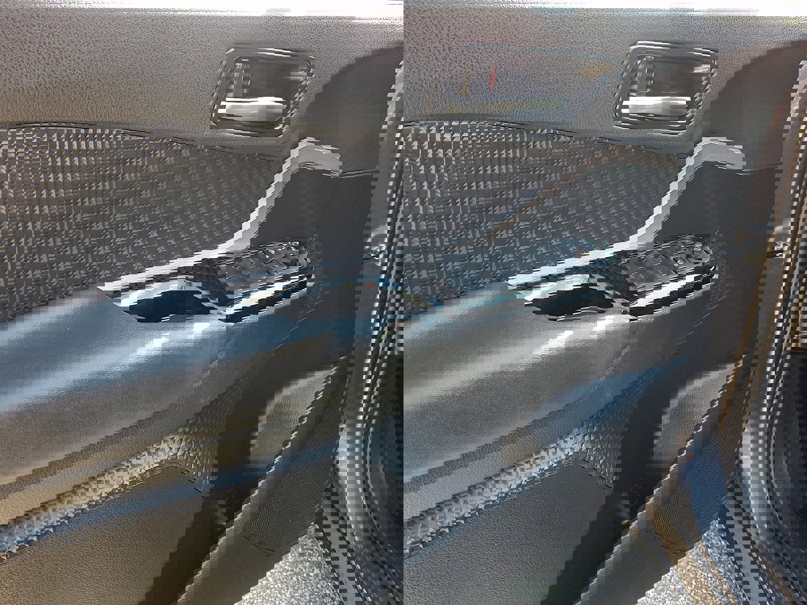 Used 2021 Toyota C-HR Nightshade image 13