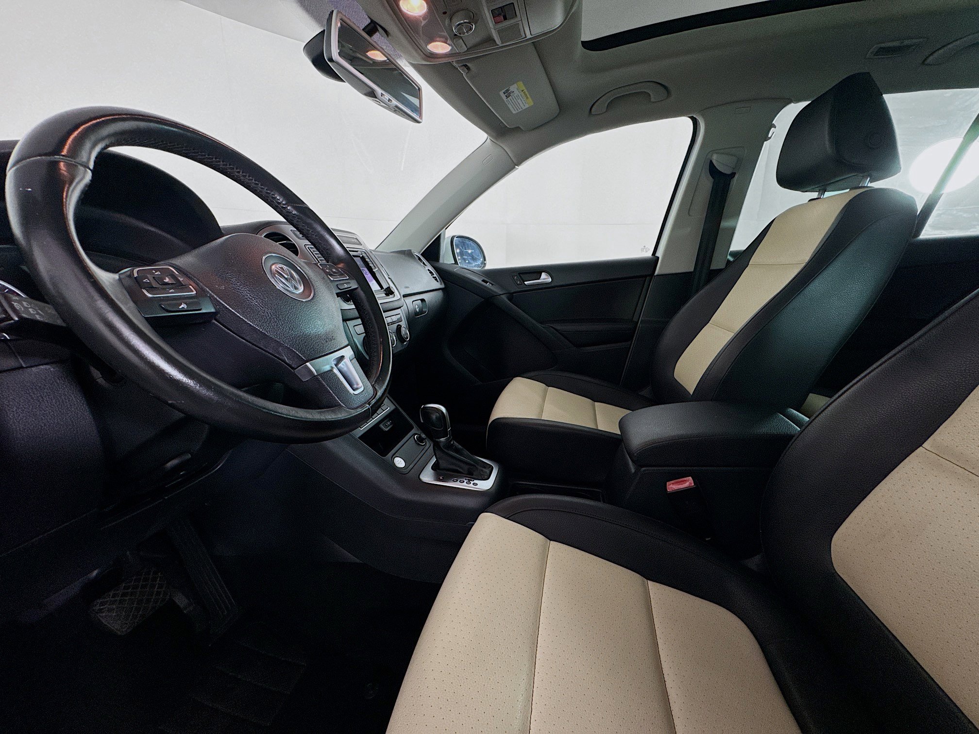 Used 2017 Volkswagen Tiguan Wolfsburg Edition image 21