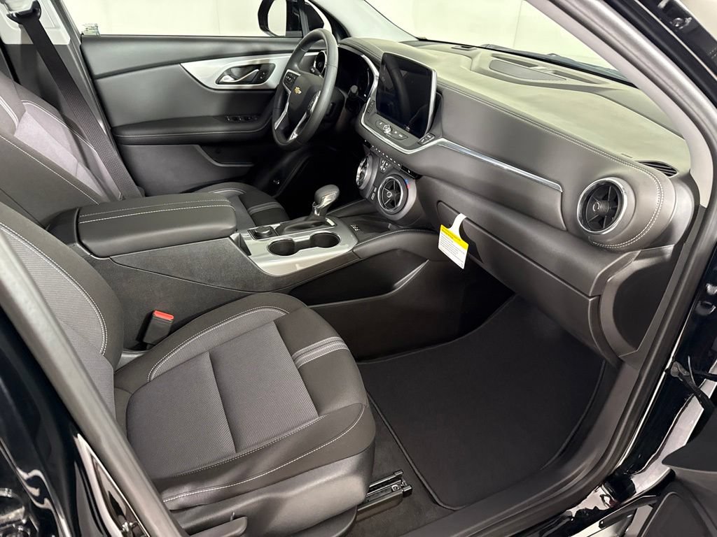 New 2026 Chevrolet Blazer LT w/ Convenience Package FWD image 20