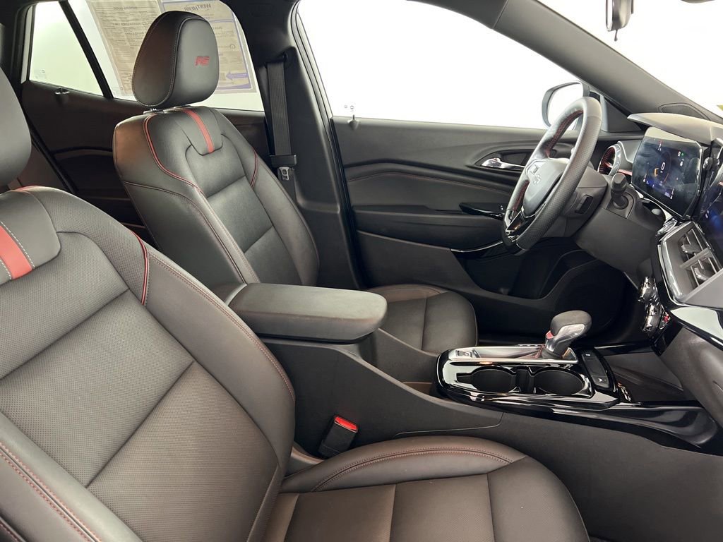 Used 2024 Chevrolet Trax RS w/ Sunroof Package image 25