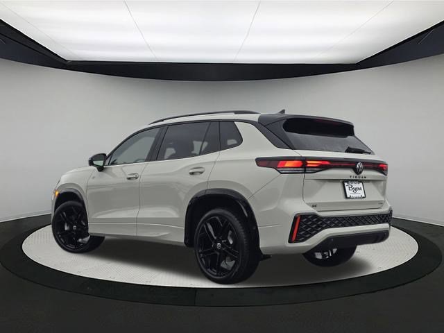 New 2026 Volkswagen Tiguan SE R-Line image 5