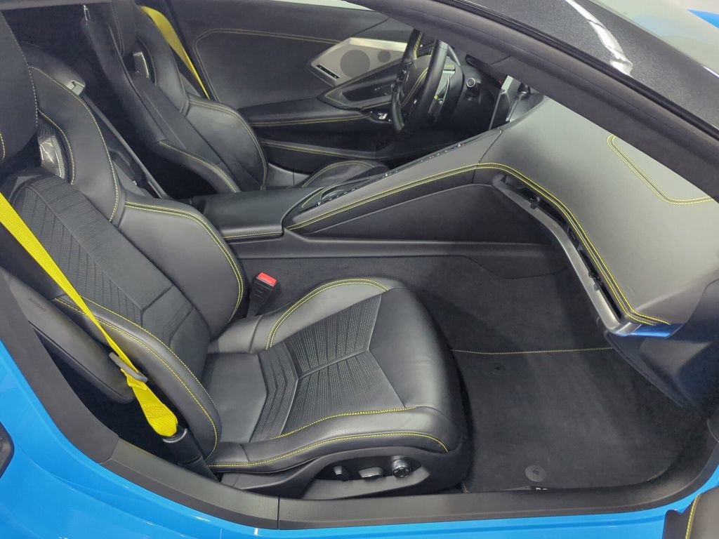 Used 2021 Chevrolet Corvette Stingray Premium Conv w/ Z51 Performance Package RWD image 28