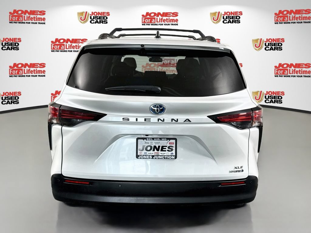 Certified 2022 Toyota Sienna XLE w/ XLE Plus Package FWD image 17