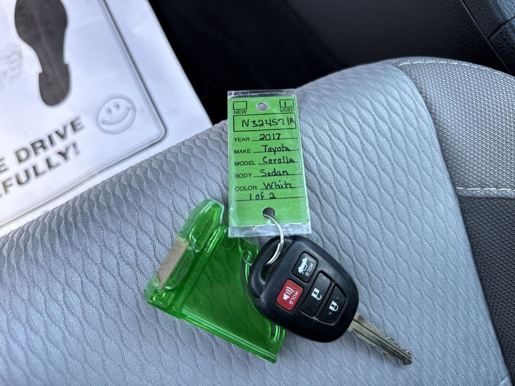 Used 2017 Toyota Corolla LE FWD image 23