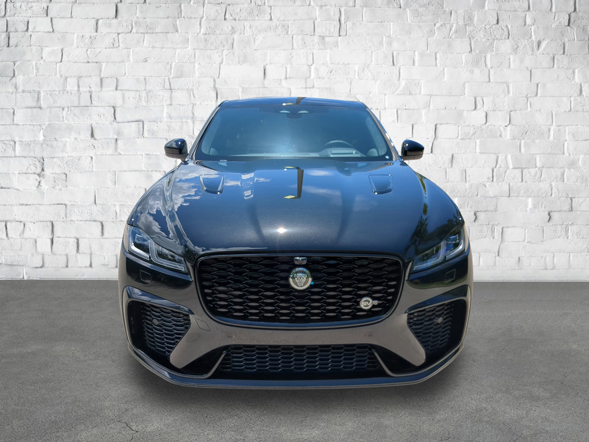 New 2026 Jaguar F-PACE SVR 575 Edition image 2