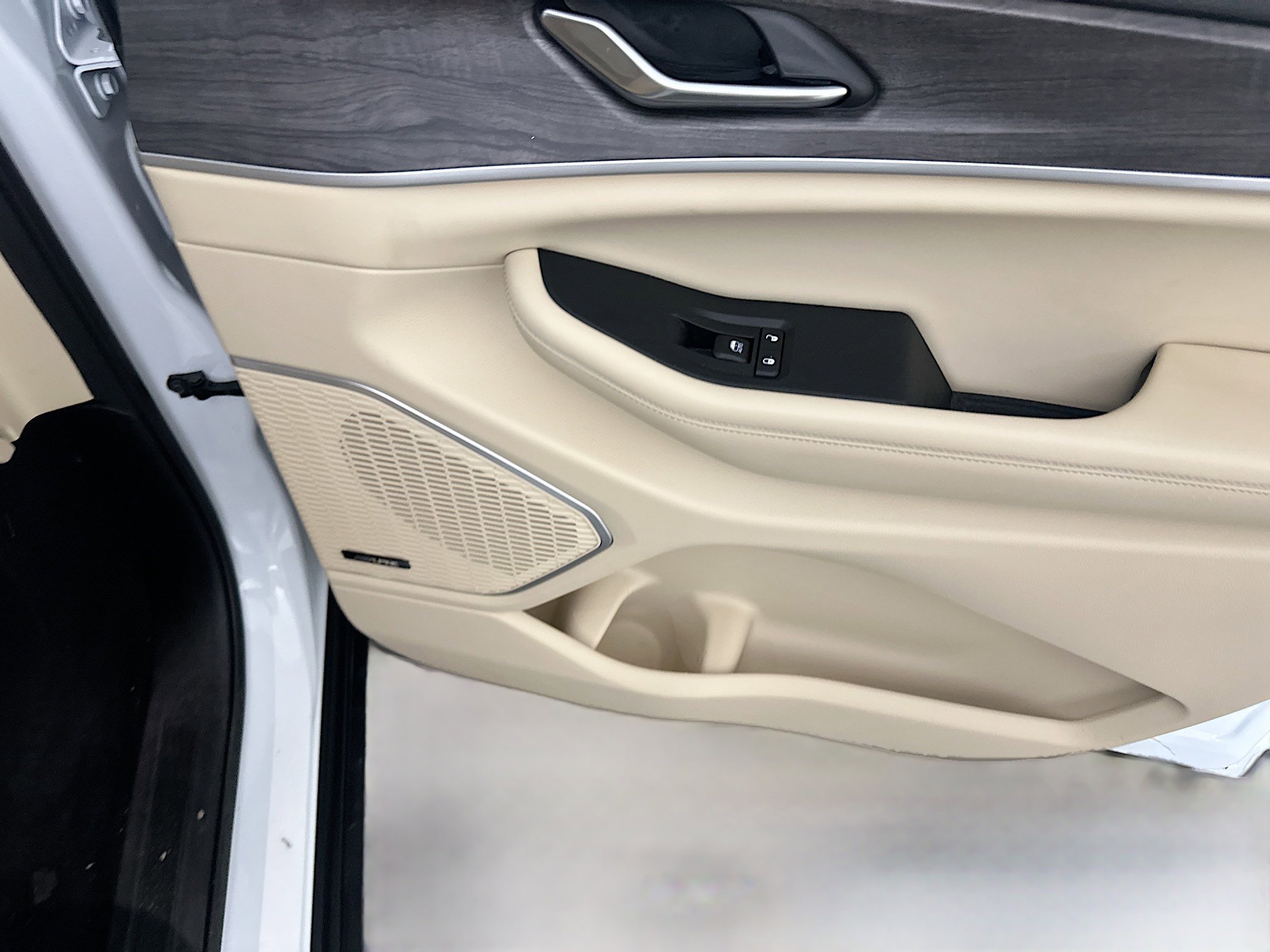 Used 2022 Jeep Grand Cherokee Limited 4xe image 32