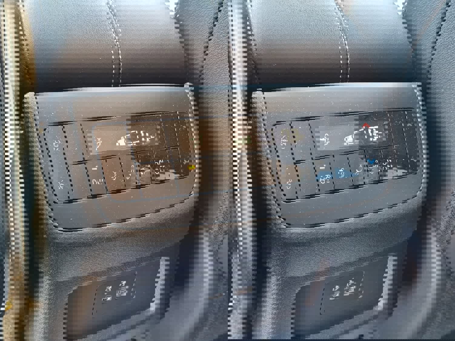 Used 2023 Nissan Pathfinder SL image 9