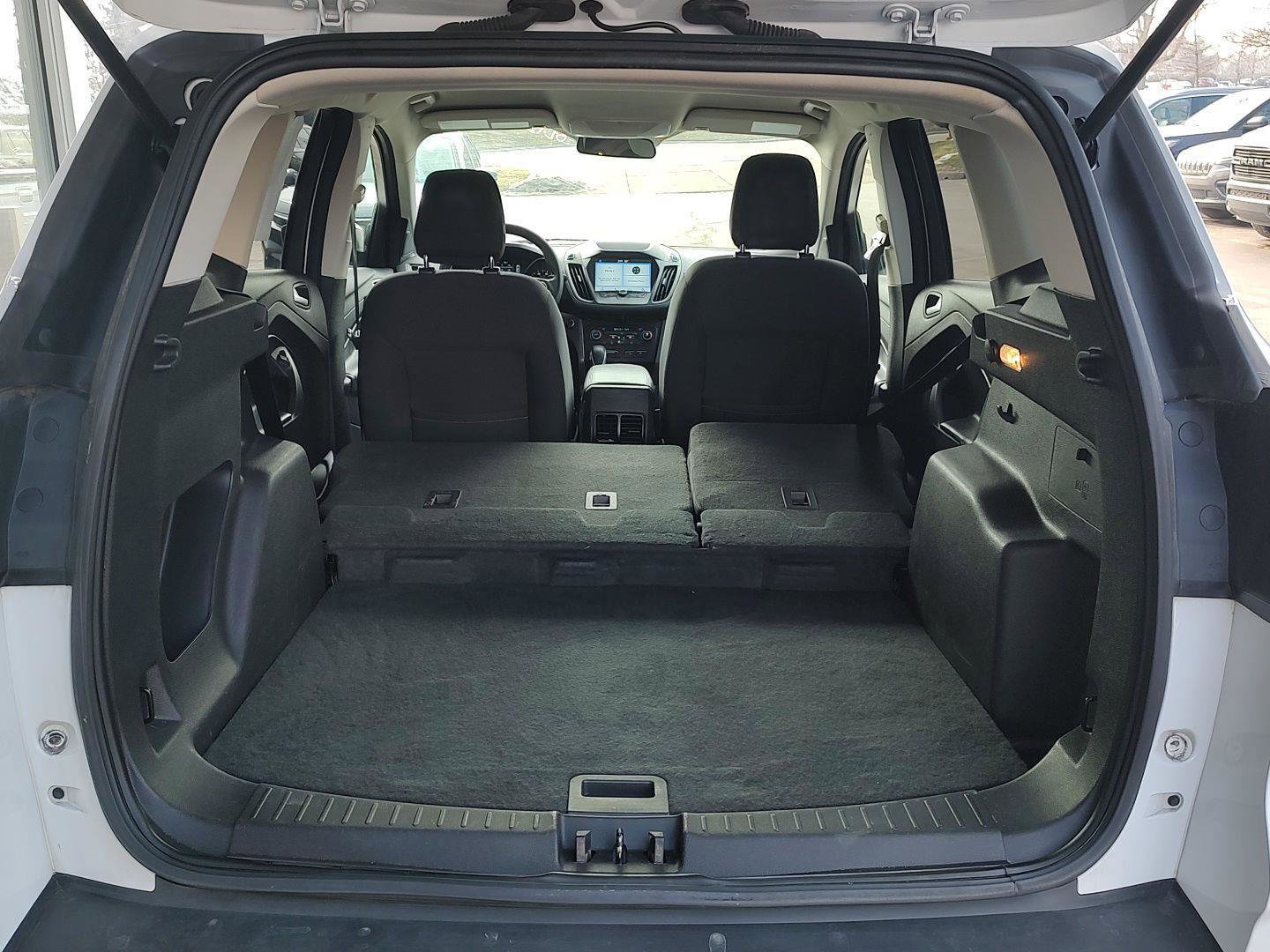 Used 2019 Ford Escape SE image 19