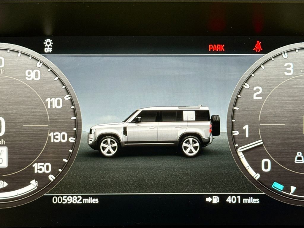 Used 2025 Land Rover Defender 110 X-Dynamic SE image 11