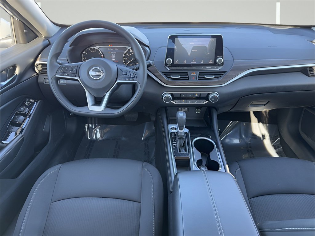 Used 2023 Nissan Altima 2.5 SV image 5