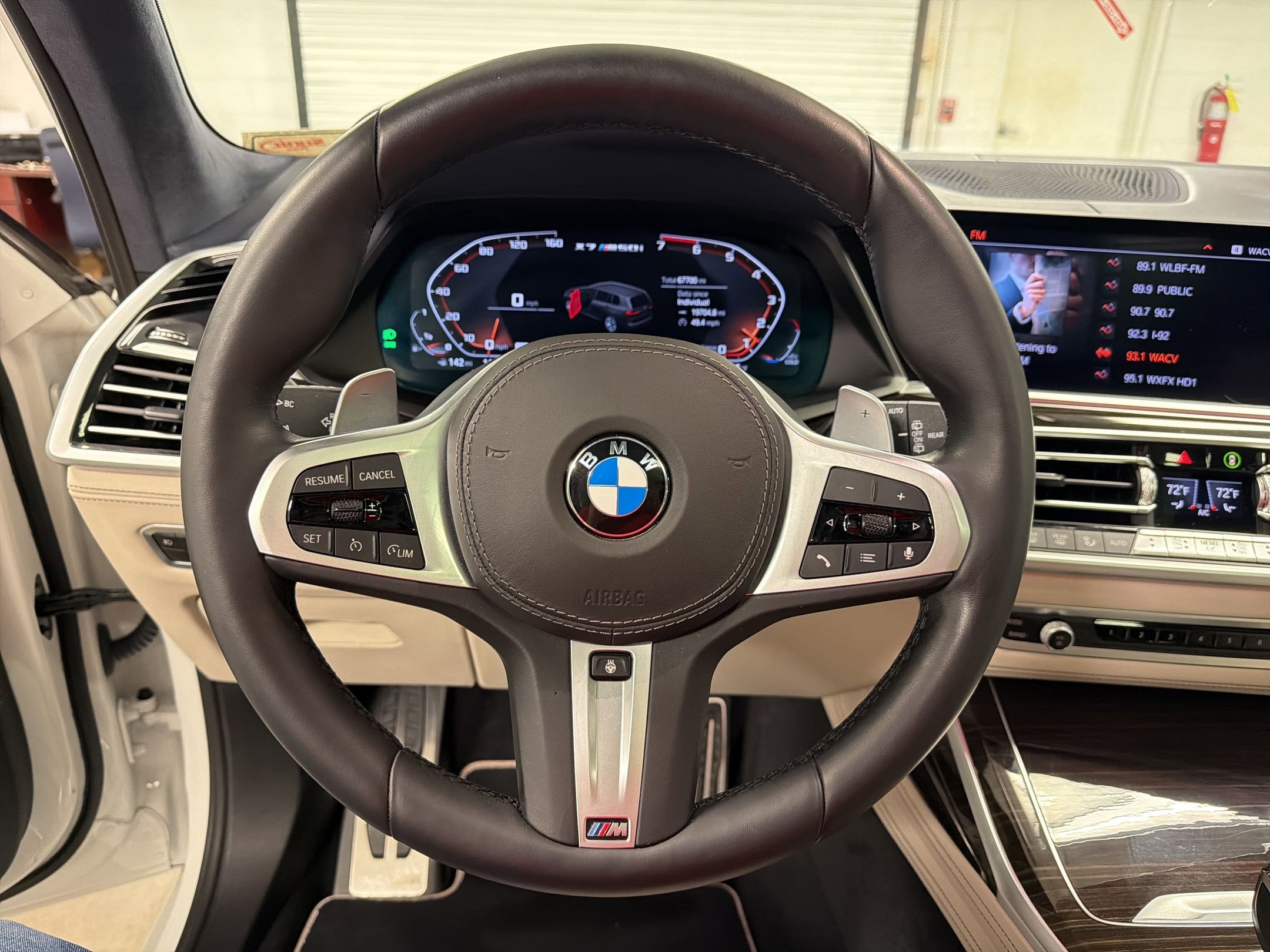 Used 2021 BMW X7 M50i w/ Dynamic Handling Package AWD/4WD image 15