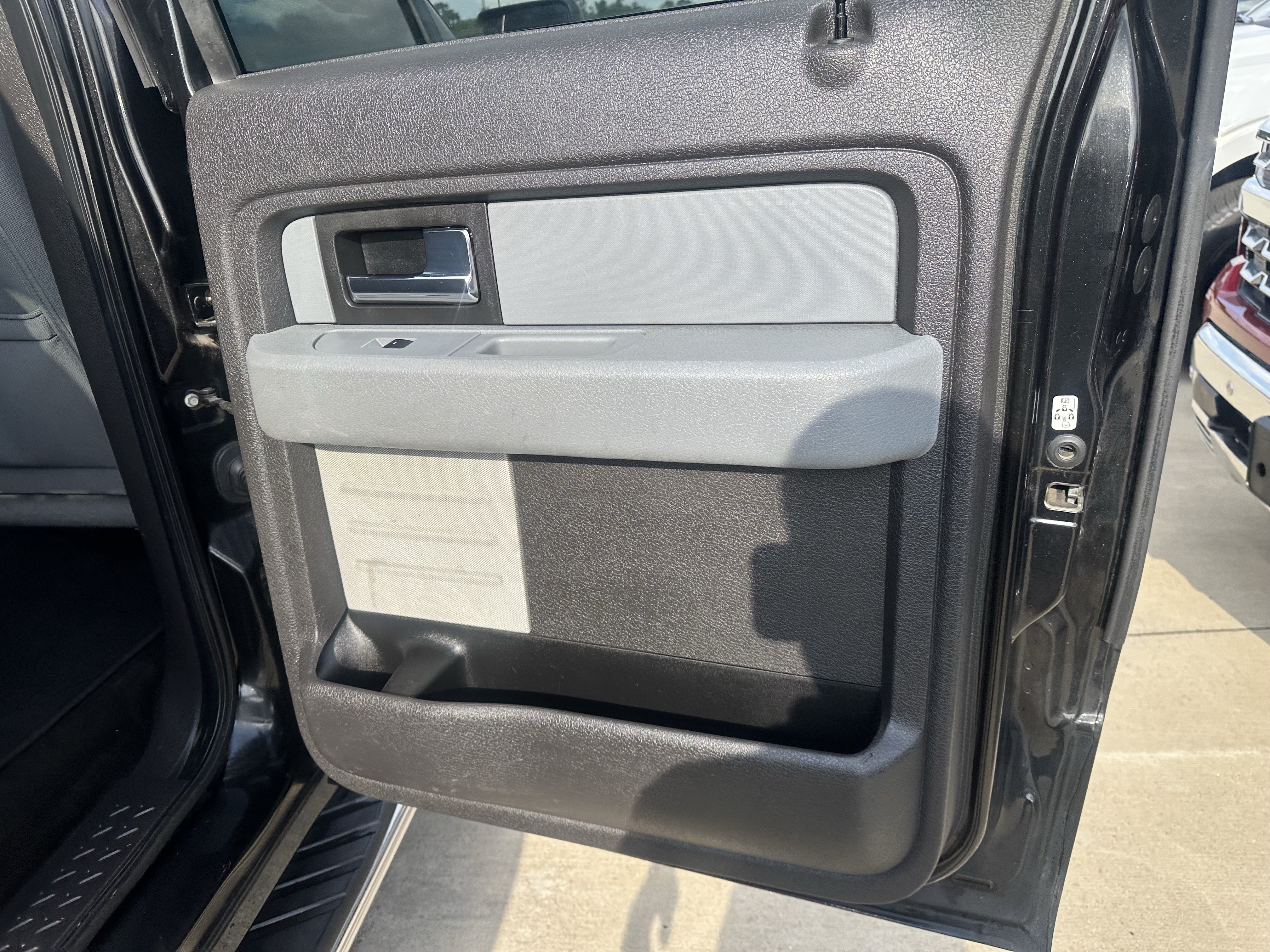 Used 2012 Ford F150 XLT w/ XLT Chrome Pkg AWD/4WD image 13