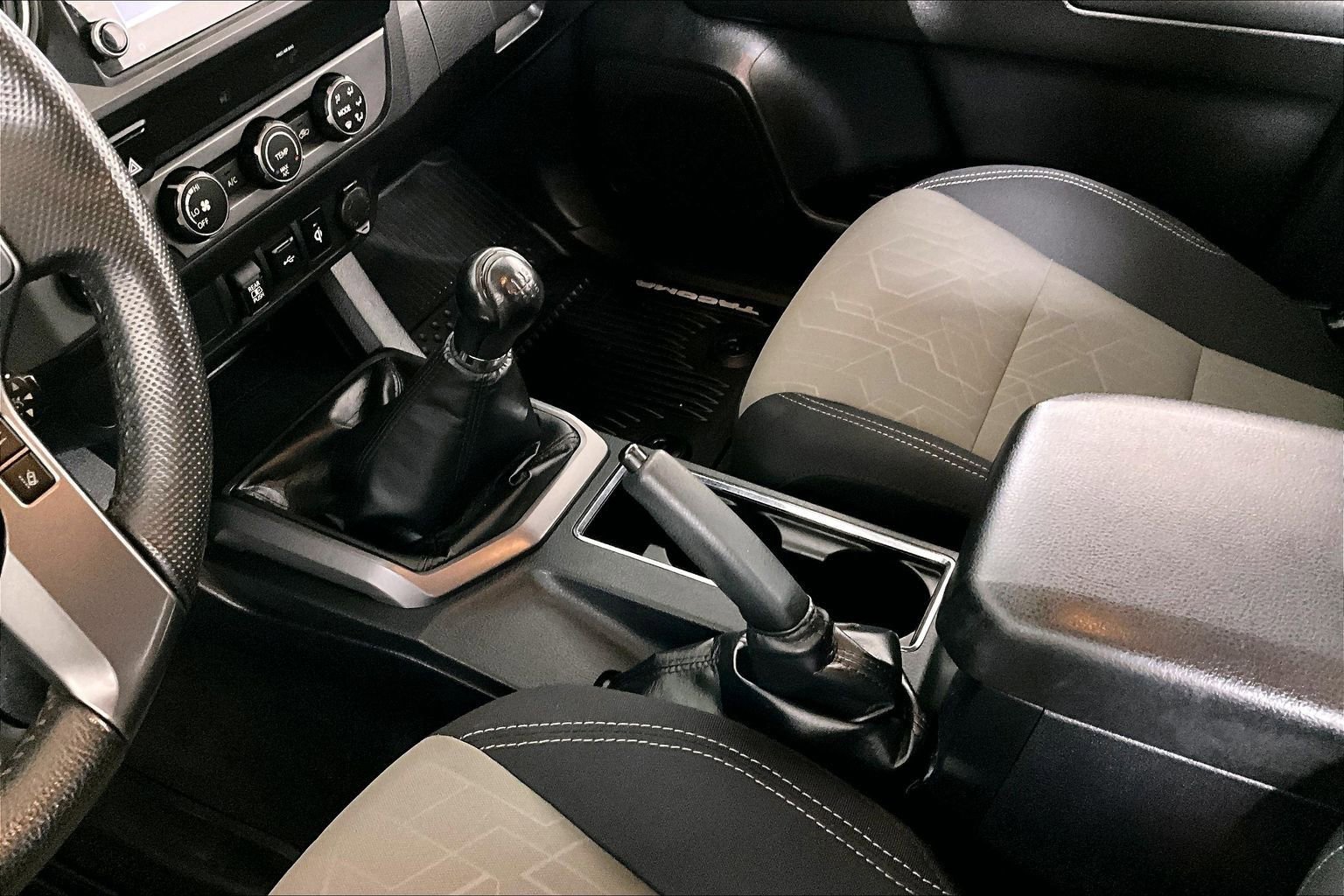 Used 2020 Toyota Tacoma TRD Sport image 17