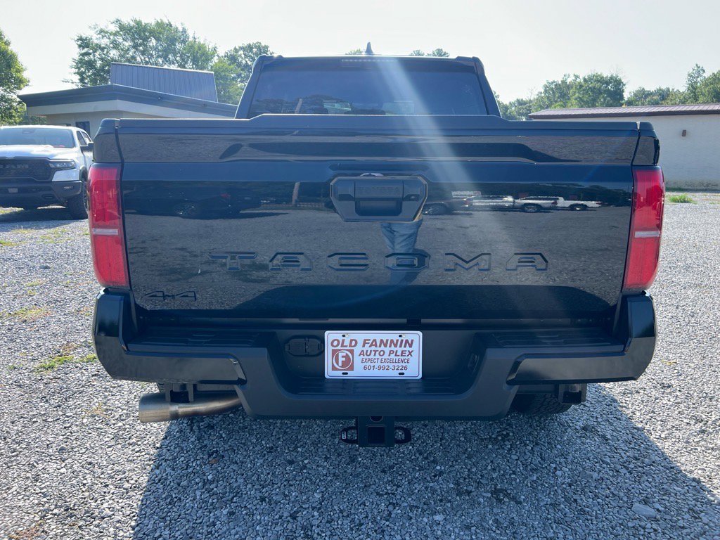 Used 2024 Toyota Tacoma TRD Off-Road image 6