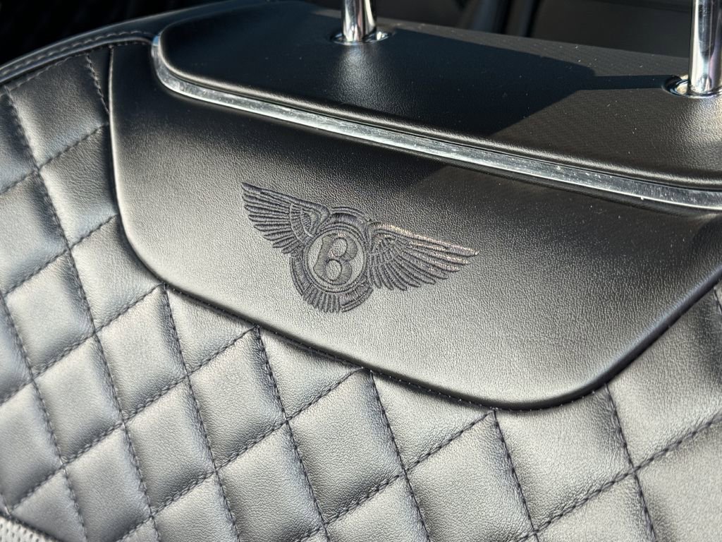 Used 2017 Bentley Bentayga image 28