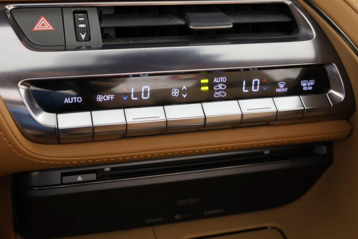 Used 2022 Lexus LC 500 Convertible w/ Touring Package RWD image 33