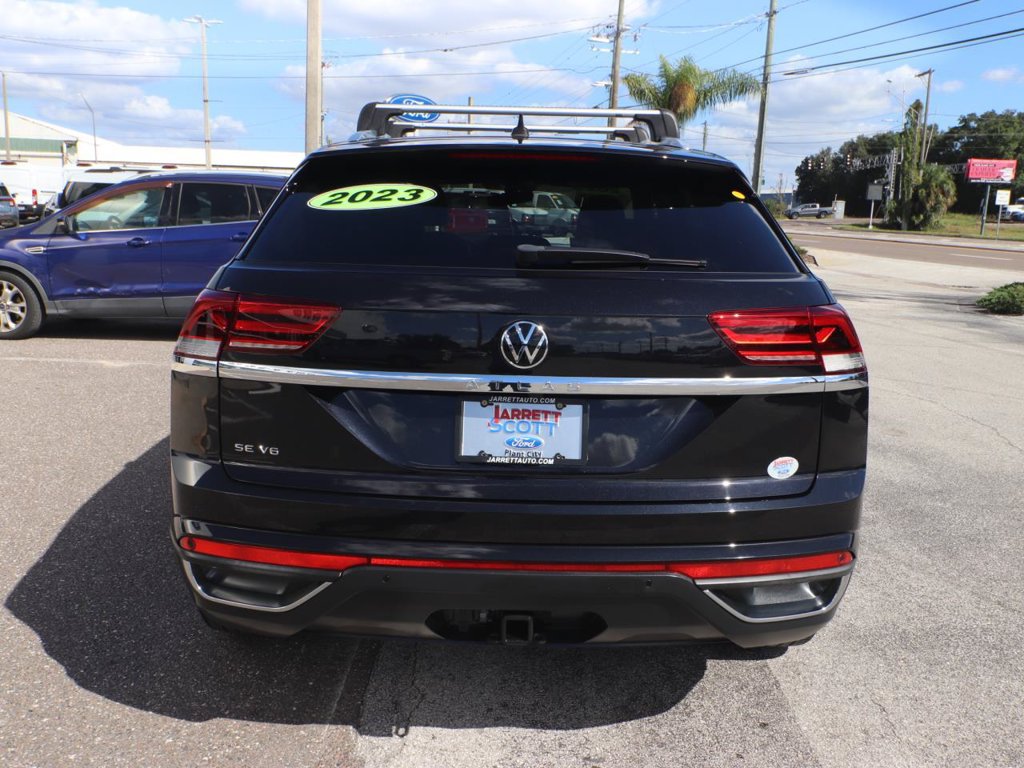Used 2023 Volkswagen Atlas Cross Sport SE w/ Panoramic Sunroof Package FWD image 13