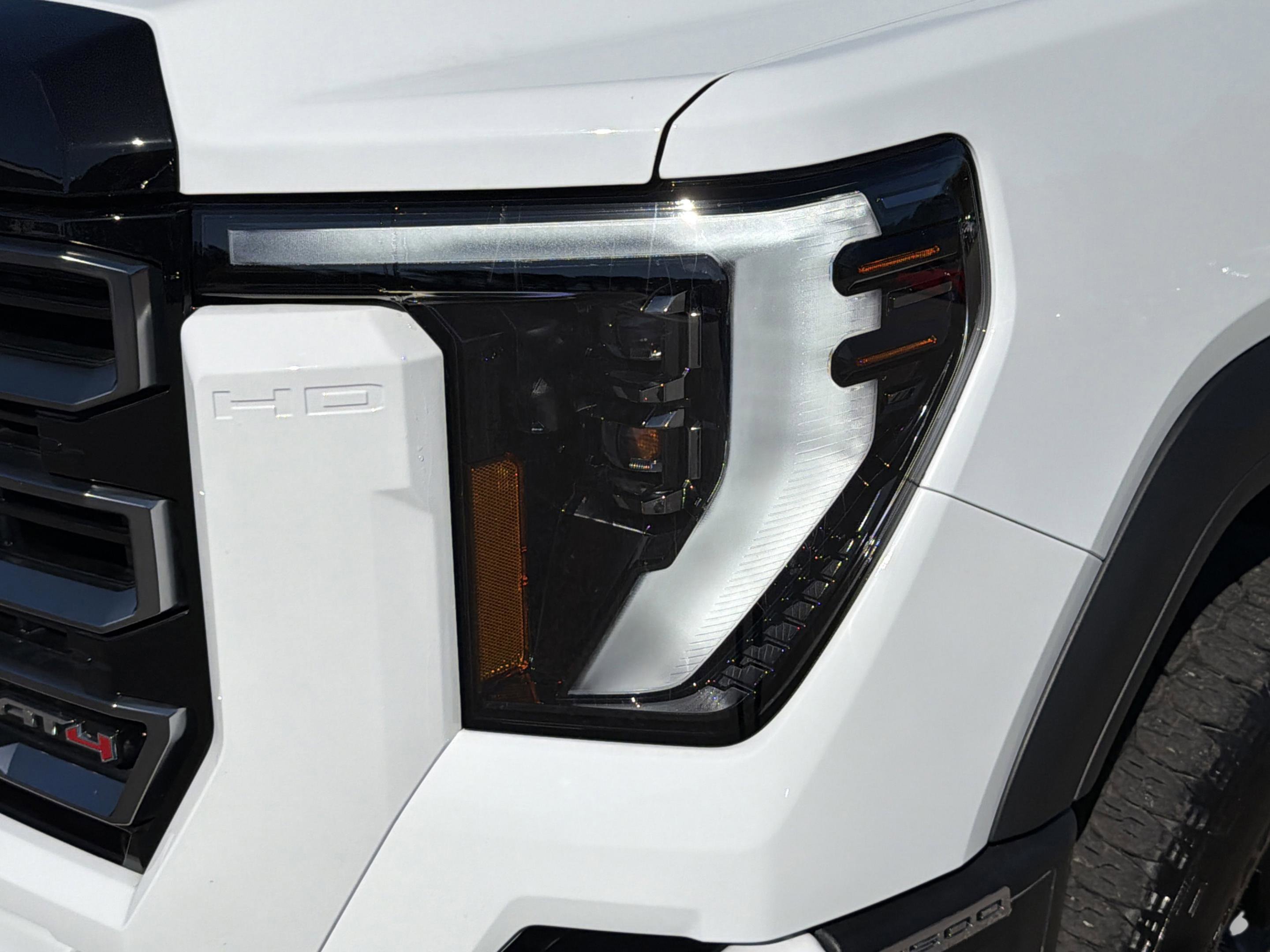 Used 2026 GMC Sierra 2500 AT4 image 10